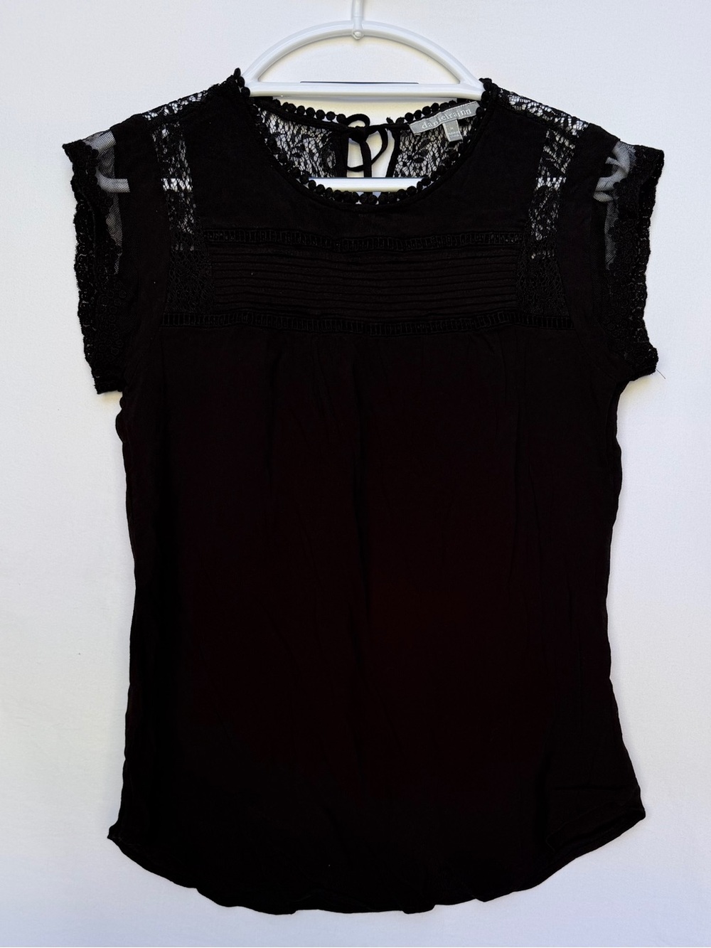 Daniel Rainn Black Lace Yoke Cap Sleeve Blouse